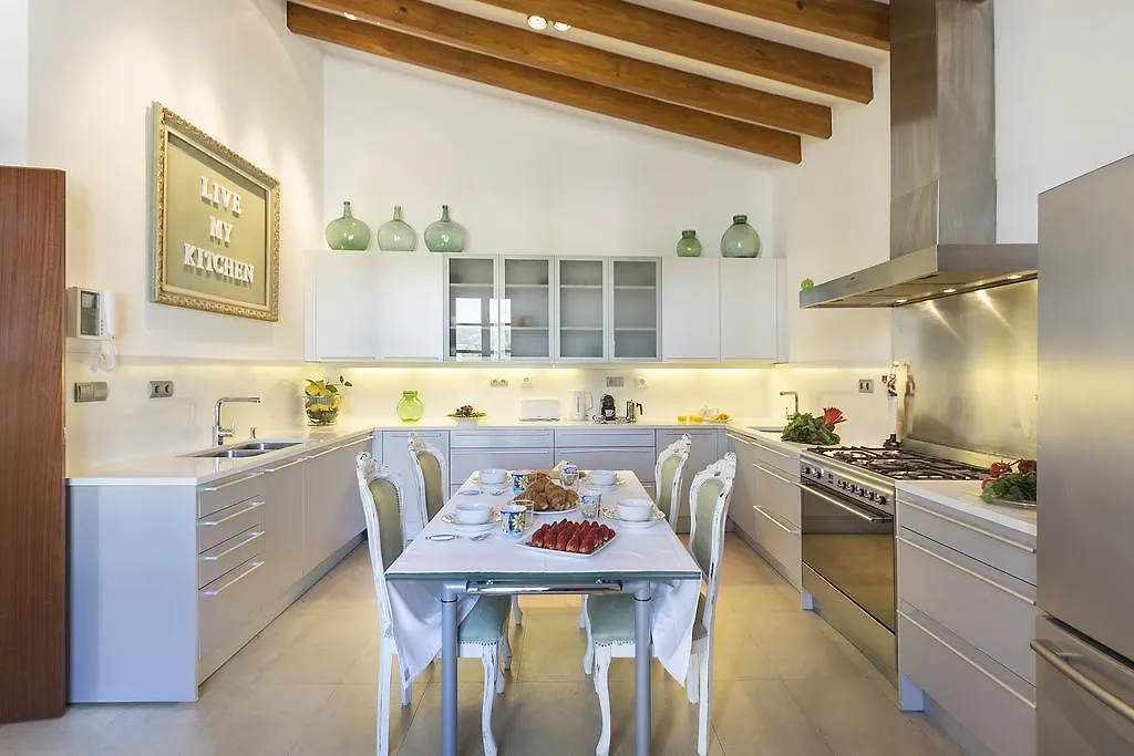 Majestic Holiday Estate In Calvia Up To 12 Guests Vila Calvià